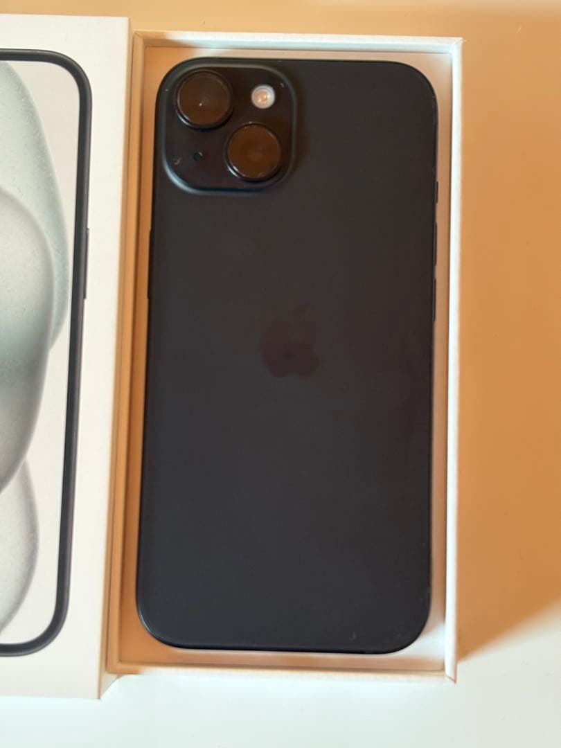 Apple iPhone 15 ブラック