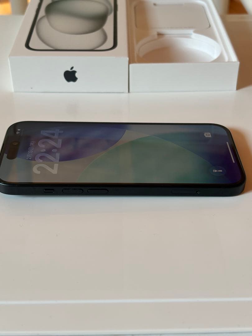 Apple iPhone 15 ブラック