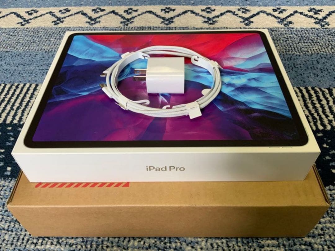 “超美品” 無傷 iPad pro 12.9インチ シルバー