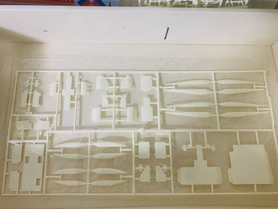 童友社１／１００ユナイテッド航空Ｂ７４７プラモデルキット