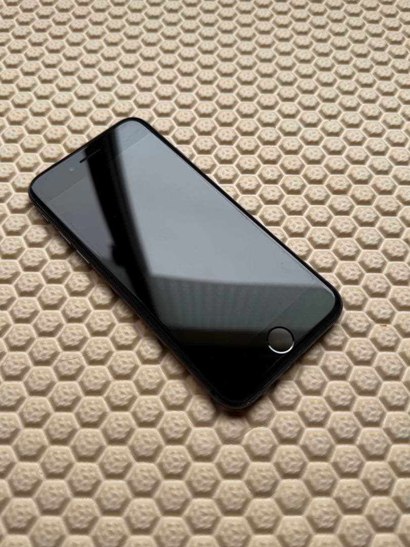 iPhone8スペースグレイ64gb SIMロックなし本体のみ