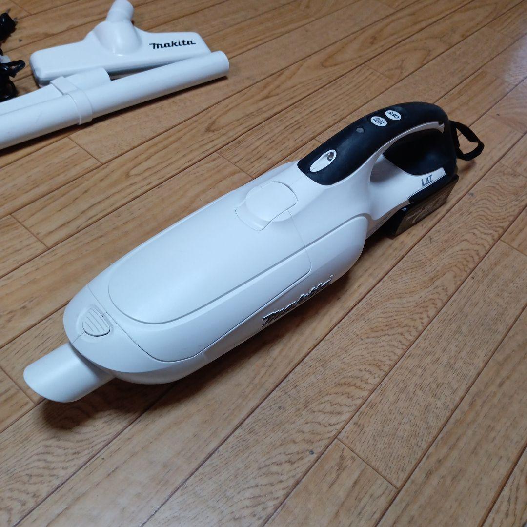 マキタ18V充電式クリーナーCL182FD純正バッテリー、純正急速充電器付