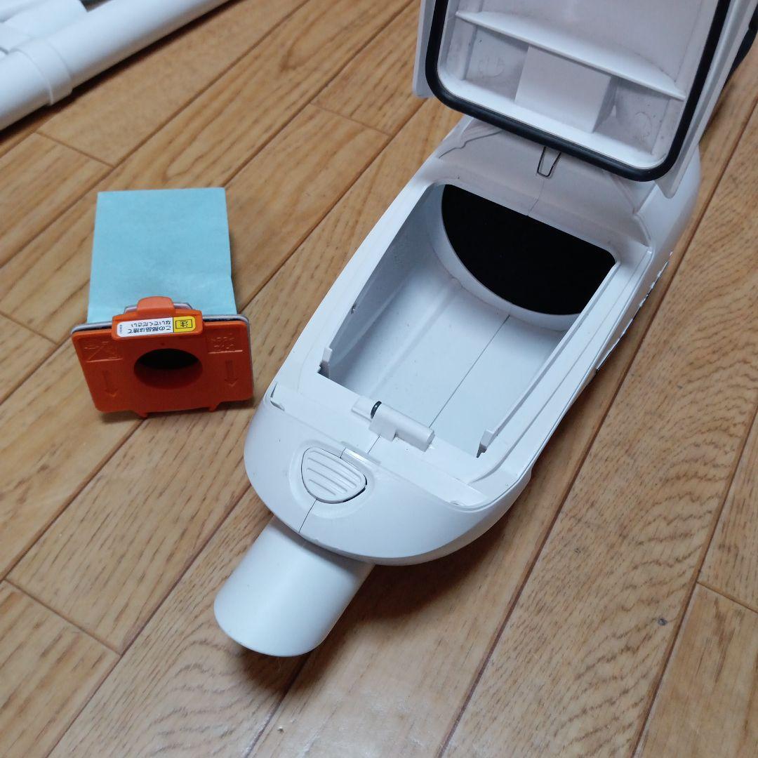 マキタ18V充電式クリーナーCL182FD純正バッテリー、純正急速充電器付