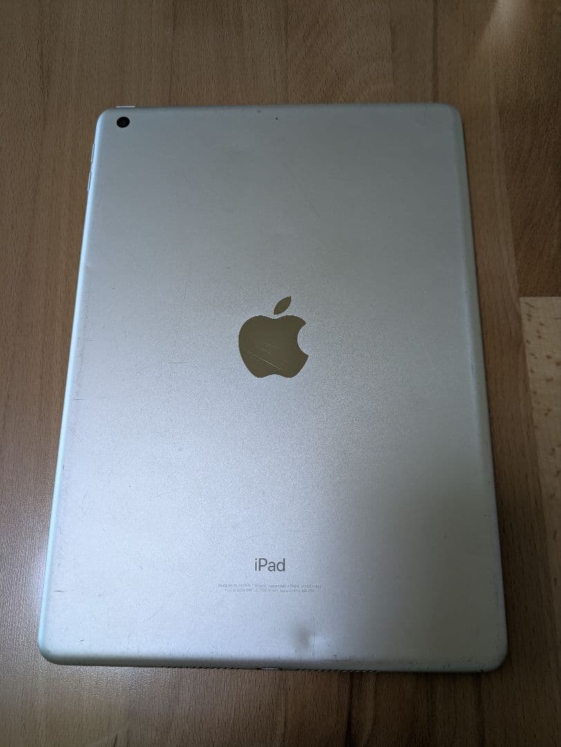 A*i様 iPad（第6世代）Wi-Fi：A1893　本体+付属品あり
