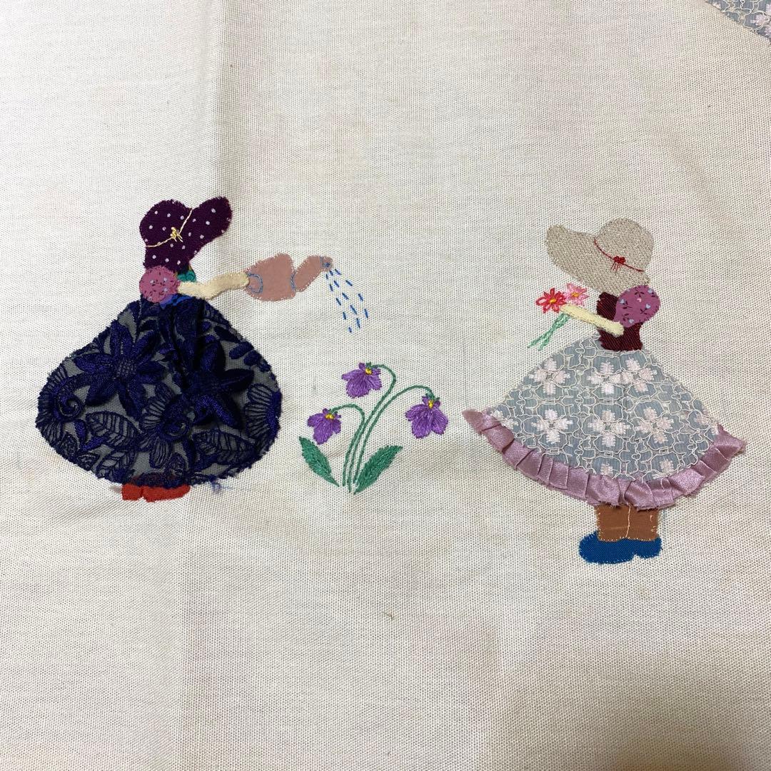 パッチワークキルト　ファンシーテーブルクロス　レース　女の子　花柄　ハンドメイド