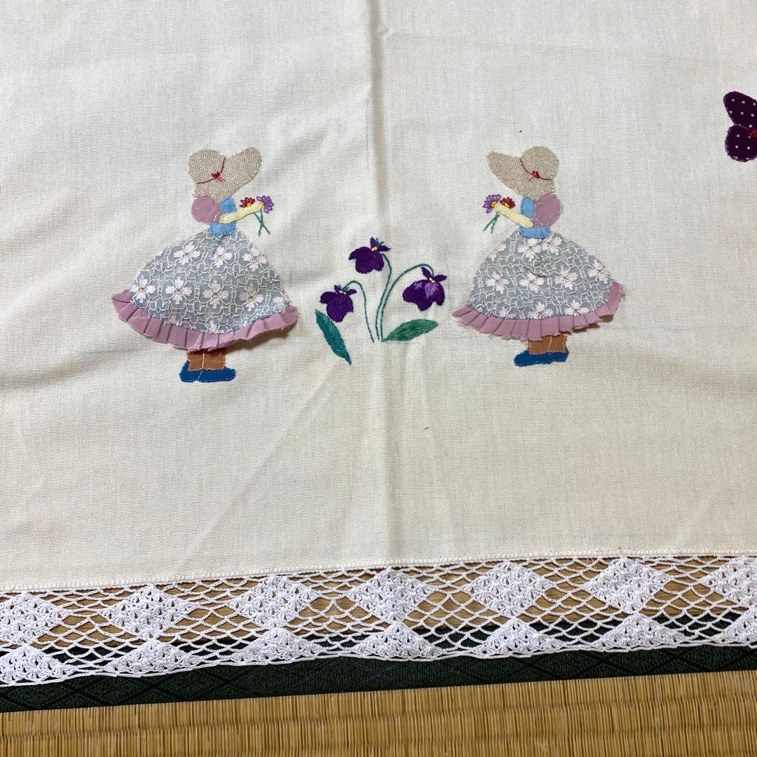 パッチワークキルト　ファンシーテーブルクロス　レース　女の子　花柄　ハンドメイド