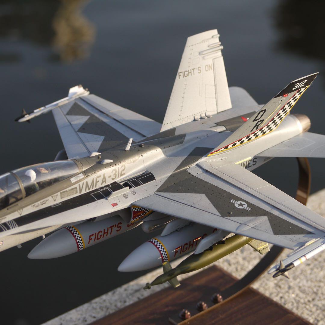 ハセガワ製1／48F/A-18Dレガシーホーネットプラモデル完成品