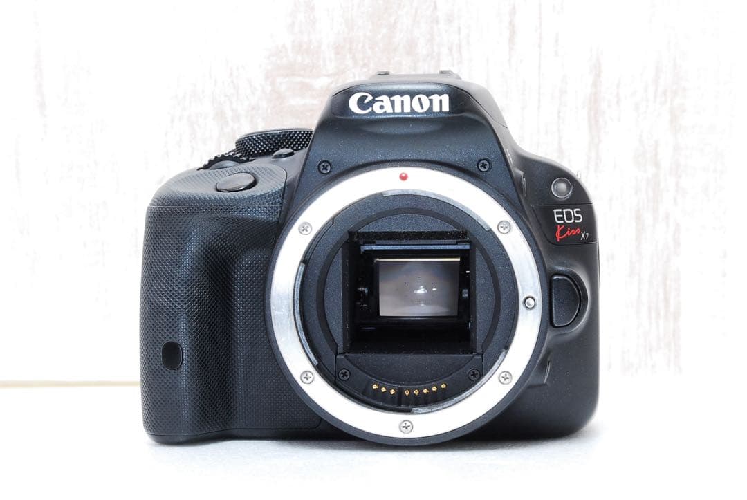 ❤️美品❤️軽量ボディ❤️スマホ転送セット❤️STMレンズ付 Canon Kiss X7