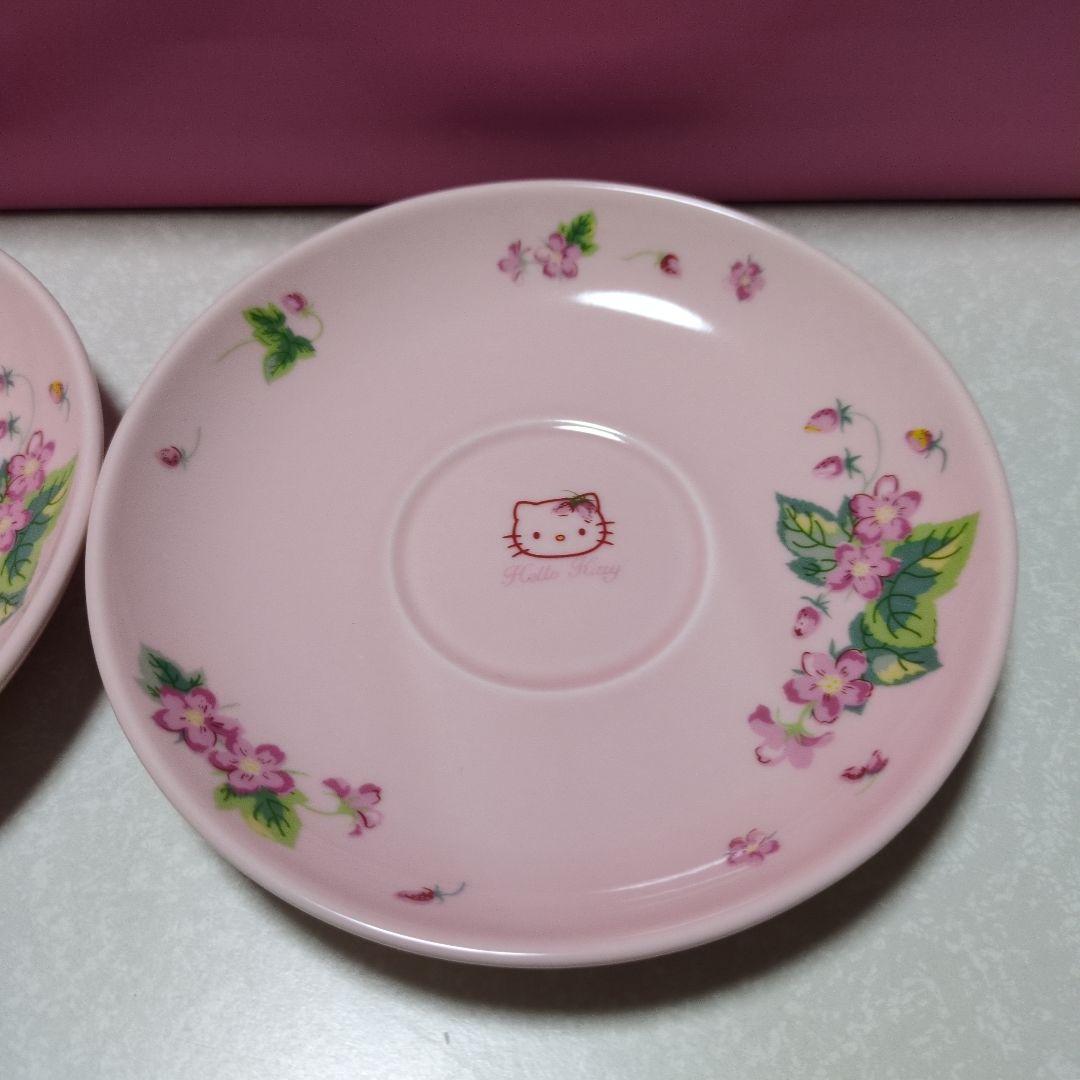 キティ　カップ　ソーサー　セット　いちご柄　新品未使用　サンリオ　2001年