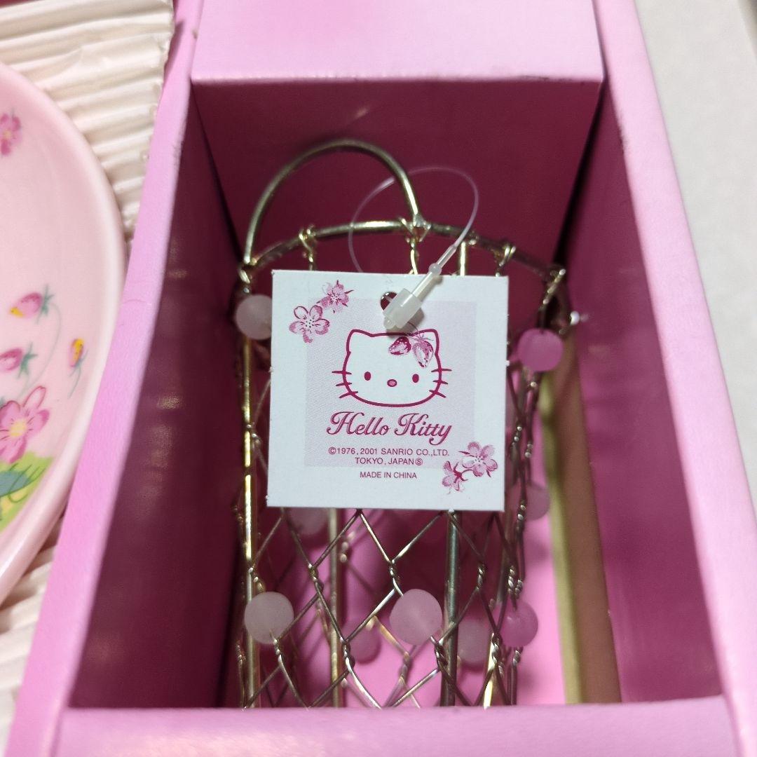 キティ　カップ　ソーサー　セット　いちご柄　新品未使用　サンリオ　2001年