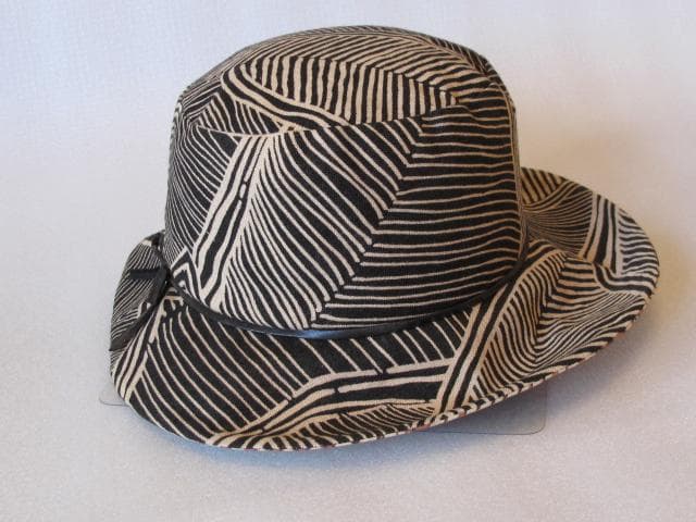 帽子クロッシェ バティック 幾何学模様のコットンハット ハンドメイド