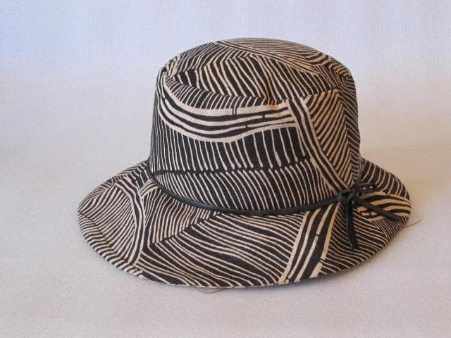 帽子クロッシェ バティック 幾何学模様のコットンハット ハンドメイド