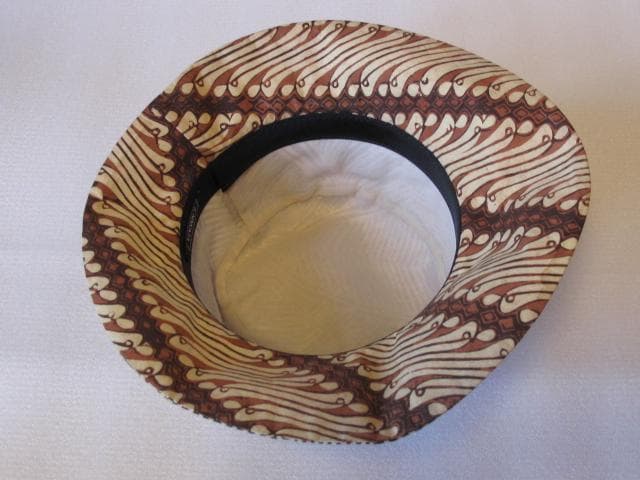 帽子クロッシェ バティック 幾何学模様のコットンハット ハンドメイド