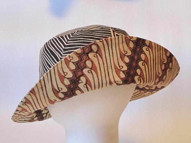 帽子クロッシェ バティック 幾何学模様のコットンハット ハンドメイド