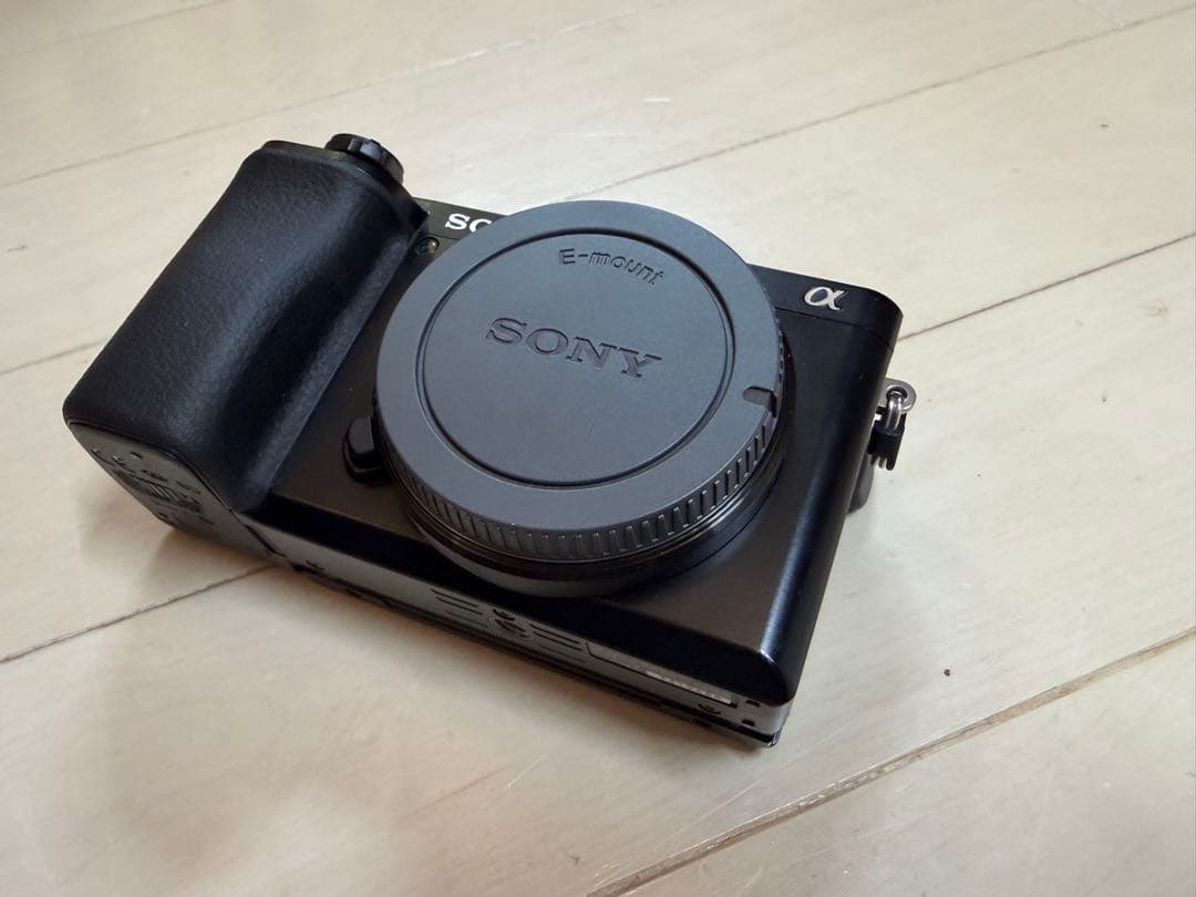 SONY α6100 ミラーレス　デジカメ　中古美品　本体のみ　防湿庫保管