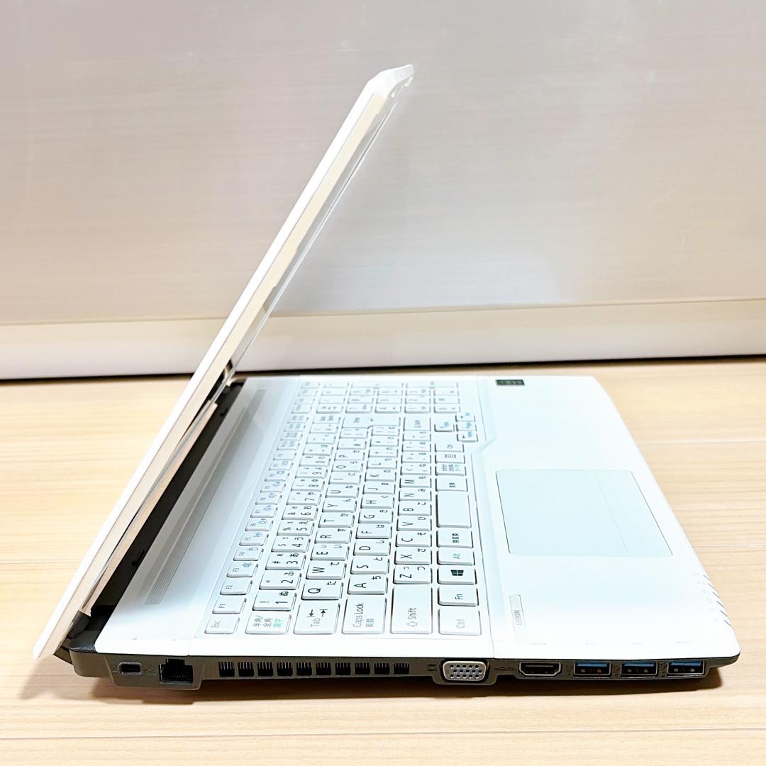 初心者おすすめ✨富士通FMV✨メモリ8GB✨SSD256GB✨大画面ノートPC