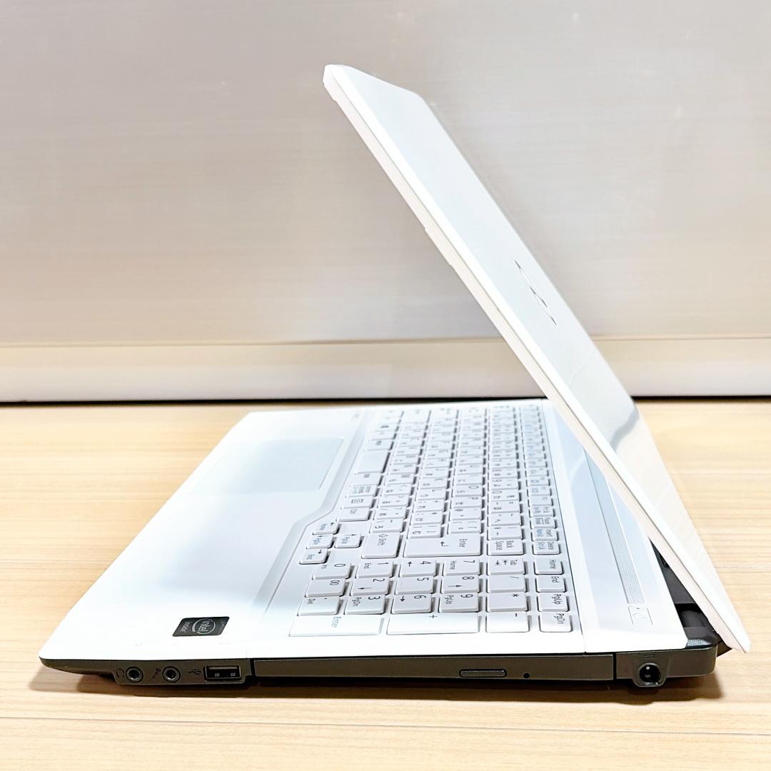 初心者おすすめ✨富士通FMV✨メモリ8GB✨SSD256GB✨大画面ノートPC