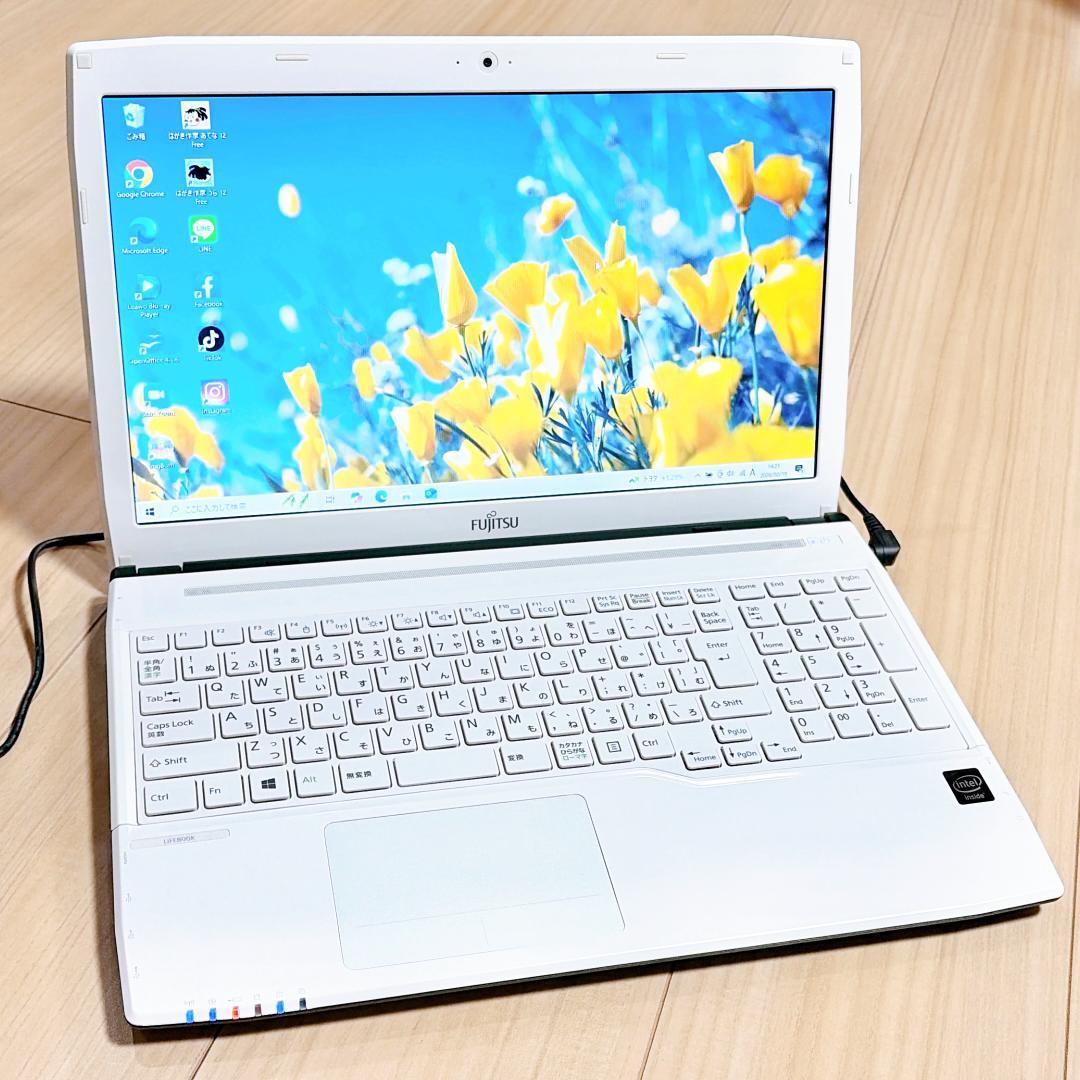 初心者おすすめ✨富士通FMV✨メモリ8GB✨SSD256GB✨大画面ノートPC