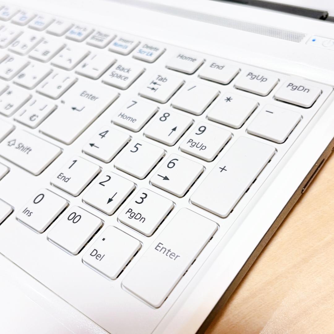 初心者おすすめ✨富士通FMV✨メモリ8GB✨SSD256GB✨大画面ノートPC