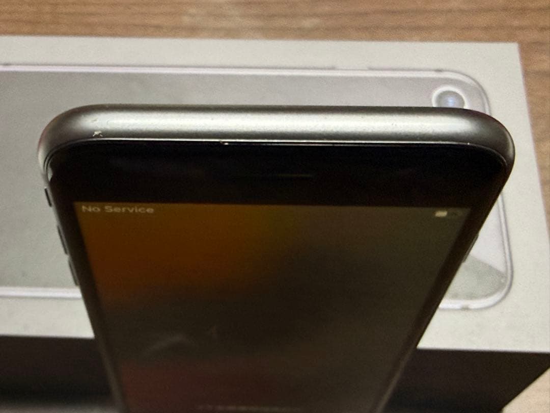 iPhone 8 箱あり・付属品無し SiMフリー