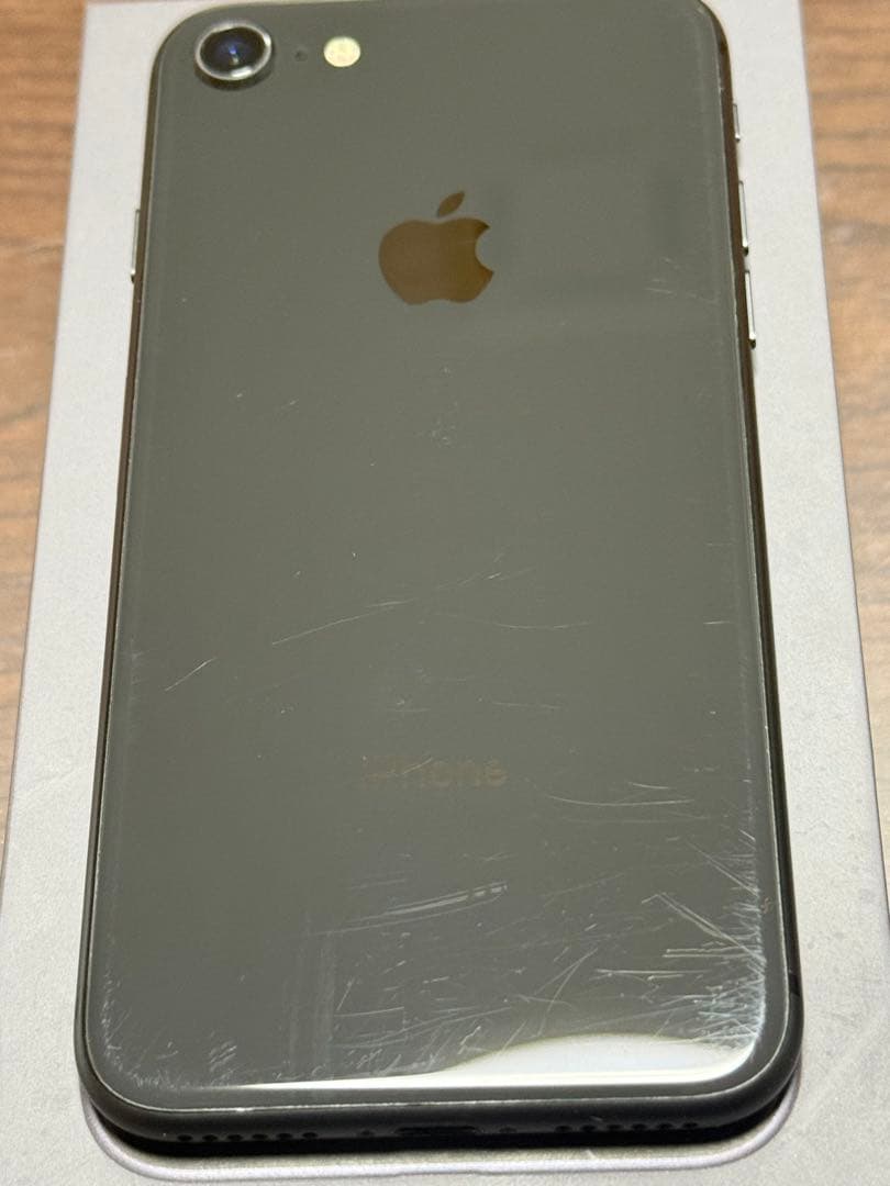 iPhone 8 箱あり・付属品無し SiMフリー