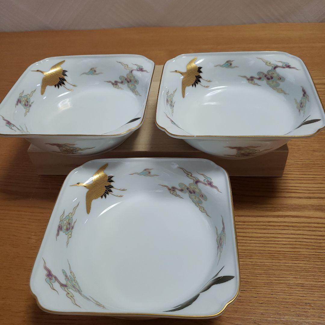 深川製磁　蓋物1個 丸型 小染桜 青磁　ボンボニエール　中鉢3個　未使用