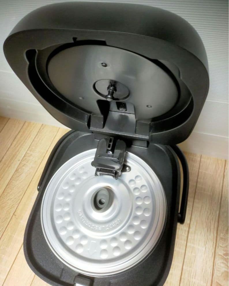 23年製　タイがーマイコンジャー炊飯器　JBS-B055