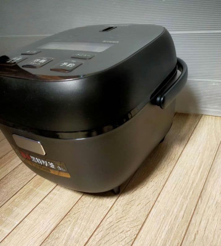 23年製　タイがーマイコンジャー炊飯器　JBS-B055