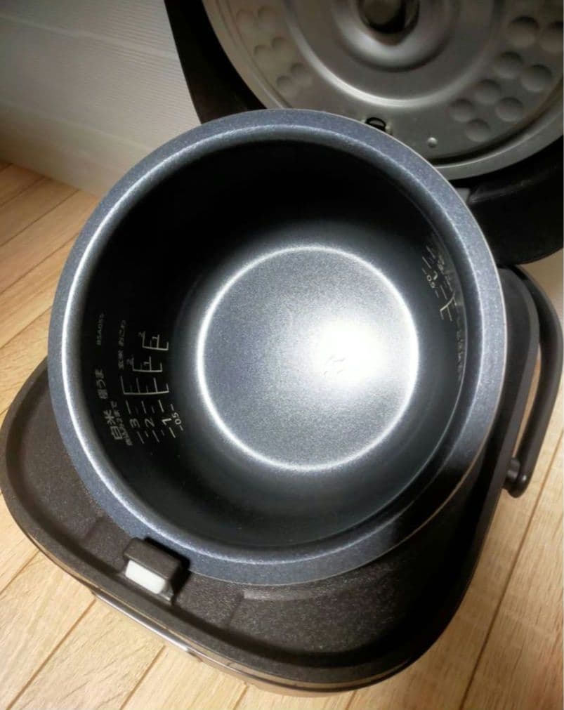 23年製　タイがーマイコンジャー炊飯器　JBS-B055