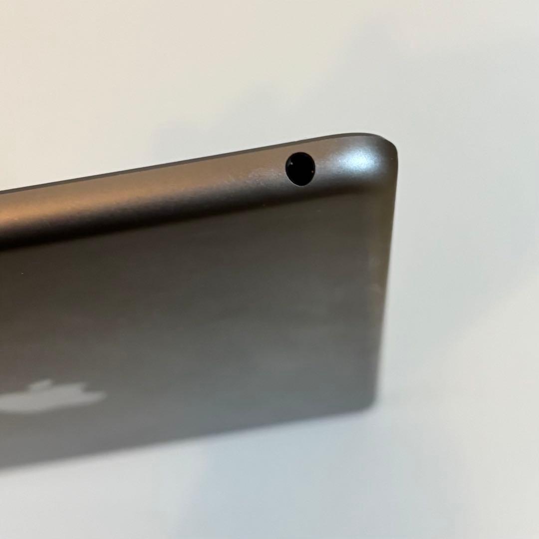 Apple iPad 第6世代　32GB スペースグレイ 9.7インチ