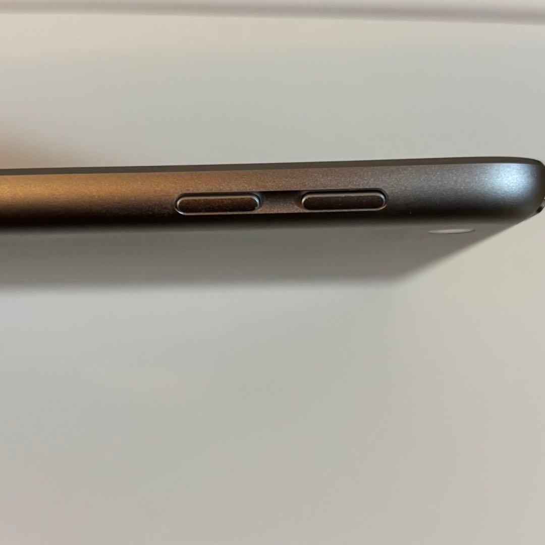 Apple iPad 第6世代　32GB スペースグレイ 9.7インチ