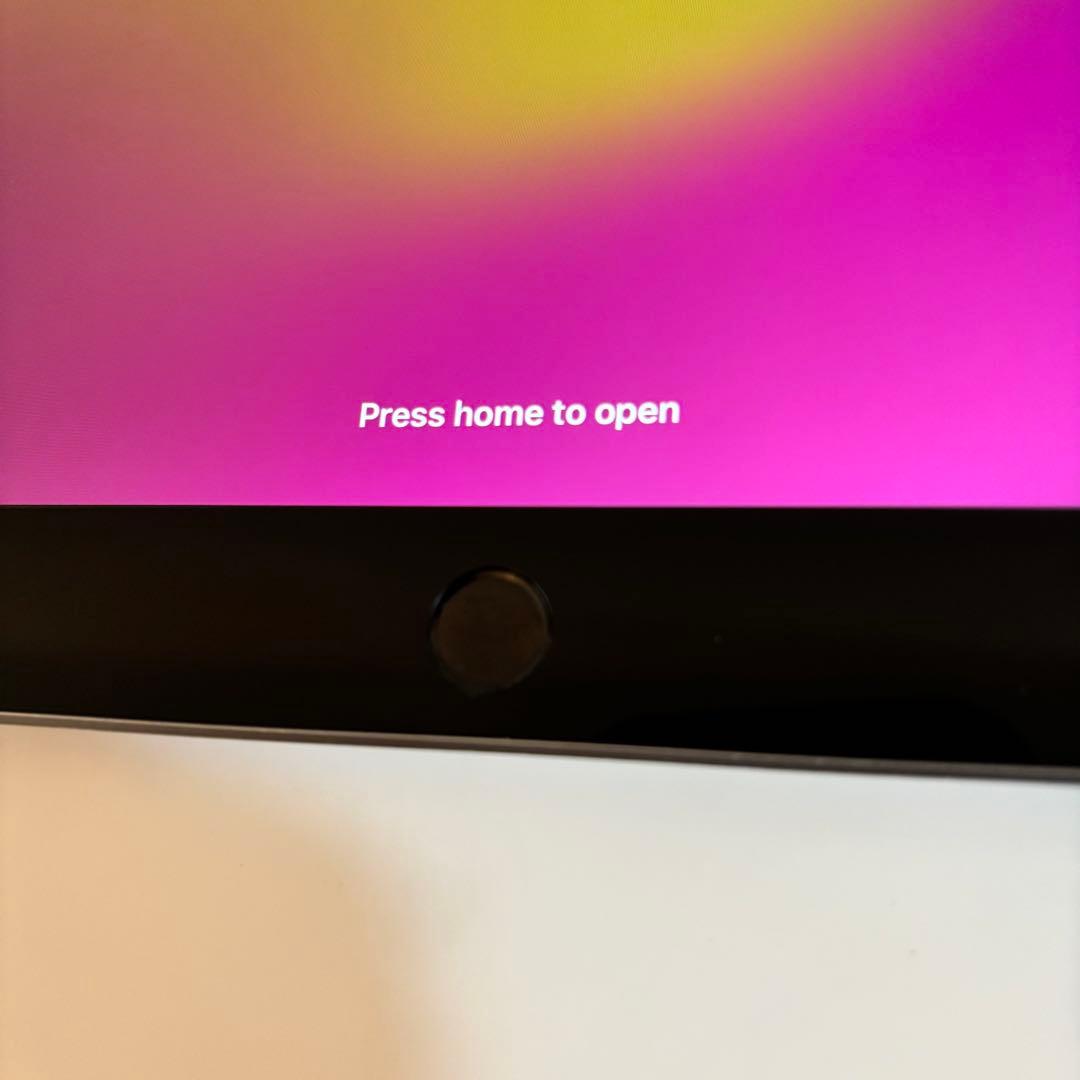 Apple iPad 第6世代　32GB スペースグレイ 9.7インチ