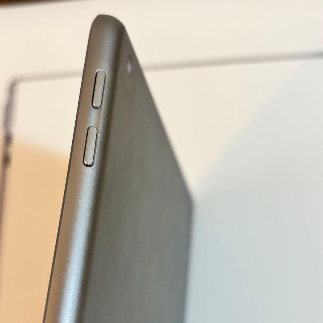 Apple iPad 第6世代　32GB スペースグレイ 9.7インチ