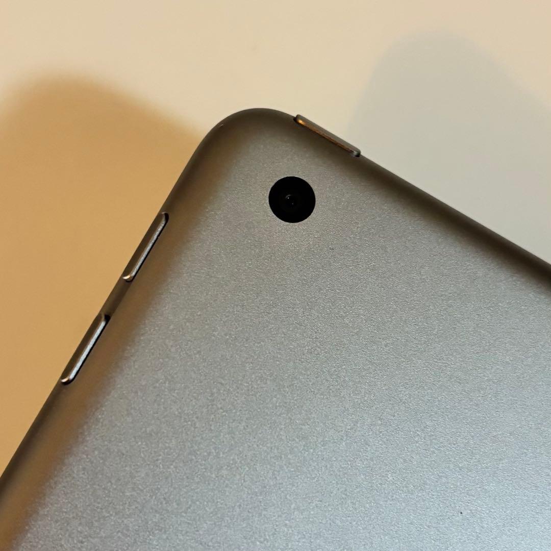 Apple iPad 第6世代　32GB スペースグレイ 9.7インチ