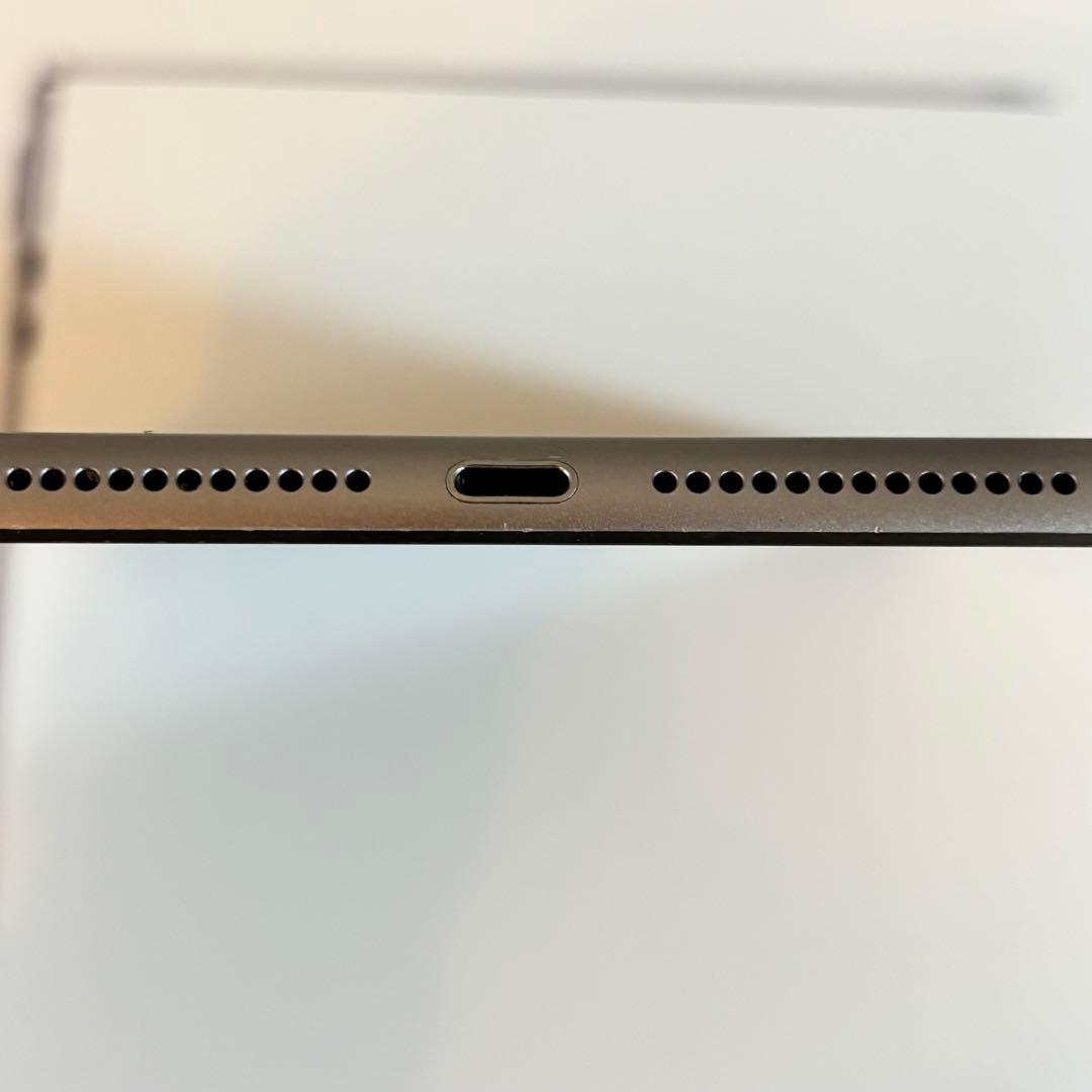 Apple iPad 第6世代　32GB スペースグレイ 9.7インチ