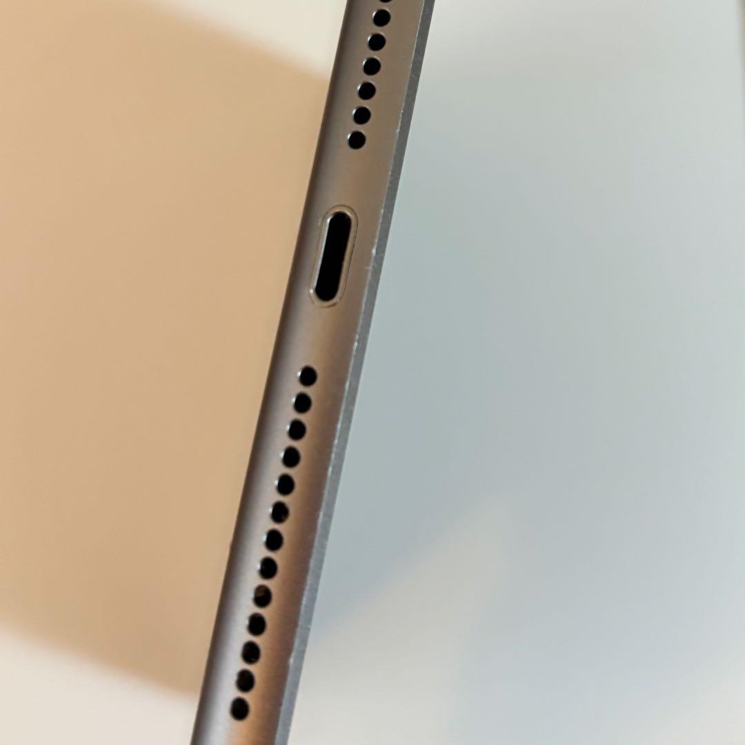 Apple iPad 第6世代　32GB スペースグレイ 9.7インチ