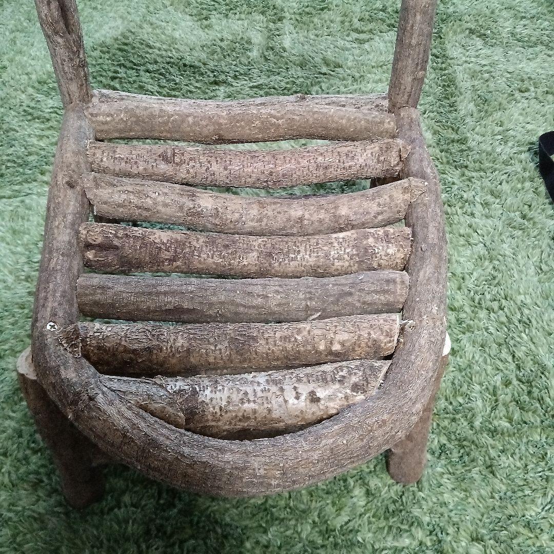 藤の木の枝の椅子　花瓶、陶器など飾り台　手作り