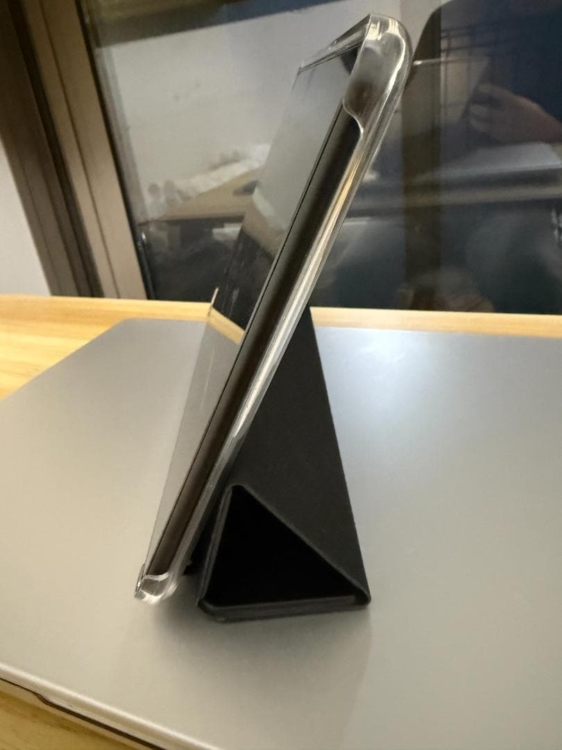 【タブレット】Amazon Fire HD 10 ブラック（スタンド付き）