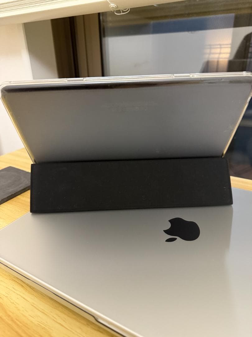 【タブレット】Amazon Fire HD 10 ブラック（スタンド付き）