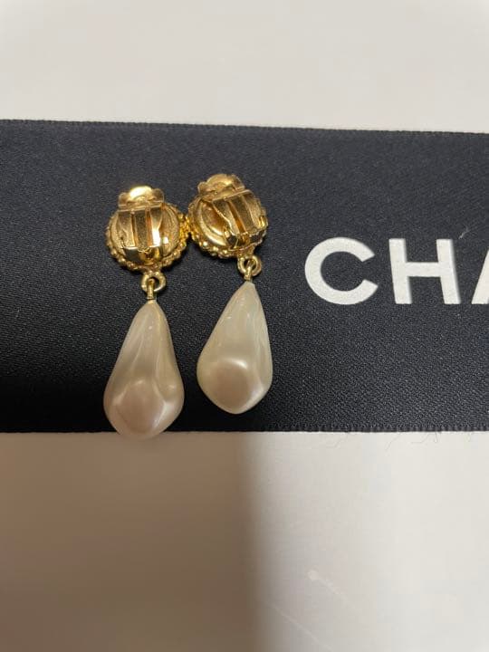 CHANEL ティアドロップイヤリング