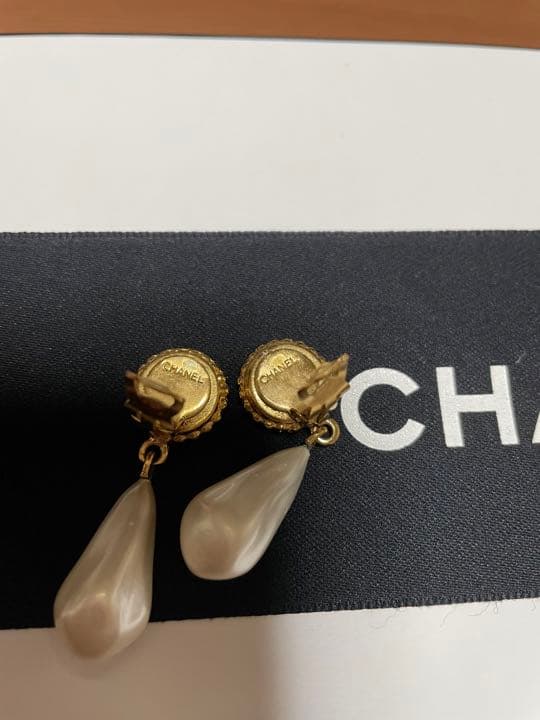 CHANEL ティアドロップイヤリング