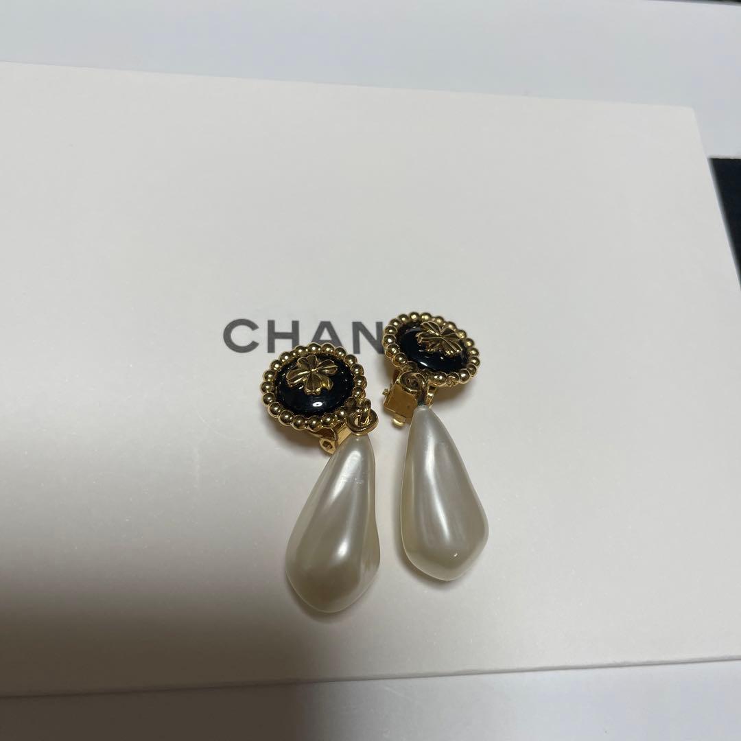 CHANEL ティアドロップイヤリング