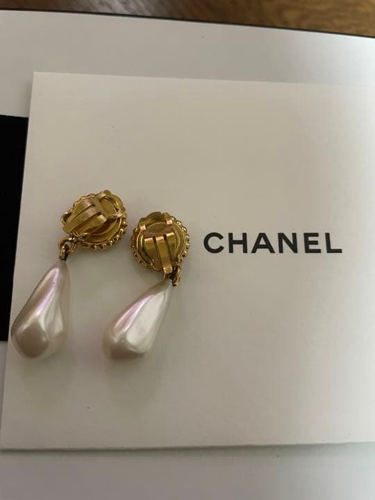 CHANEL ティアドロップイヤリング
