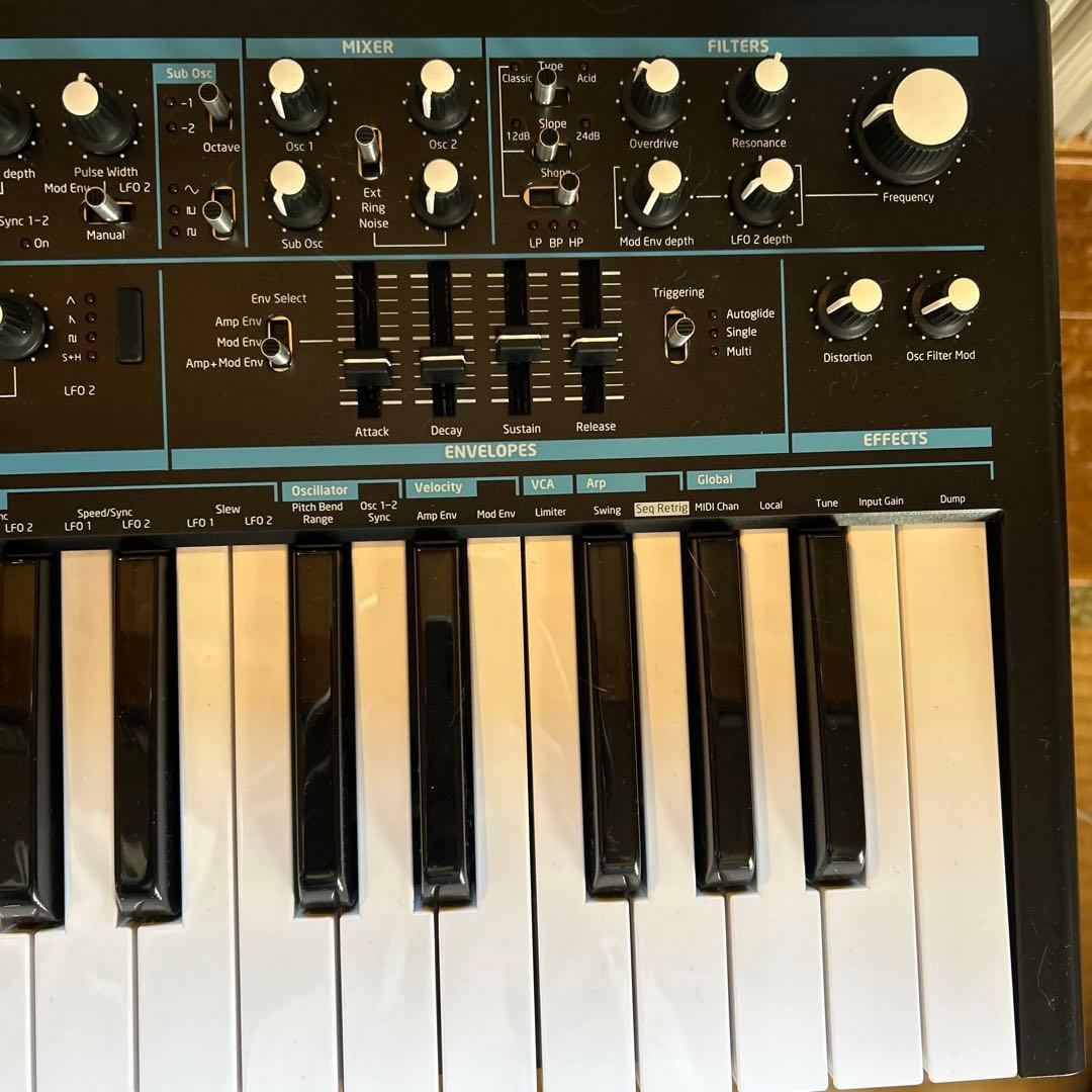 Novation Bass Station II DECKSAVER ケース付き