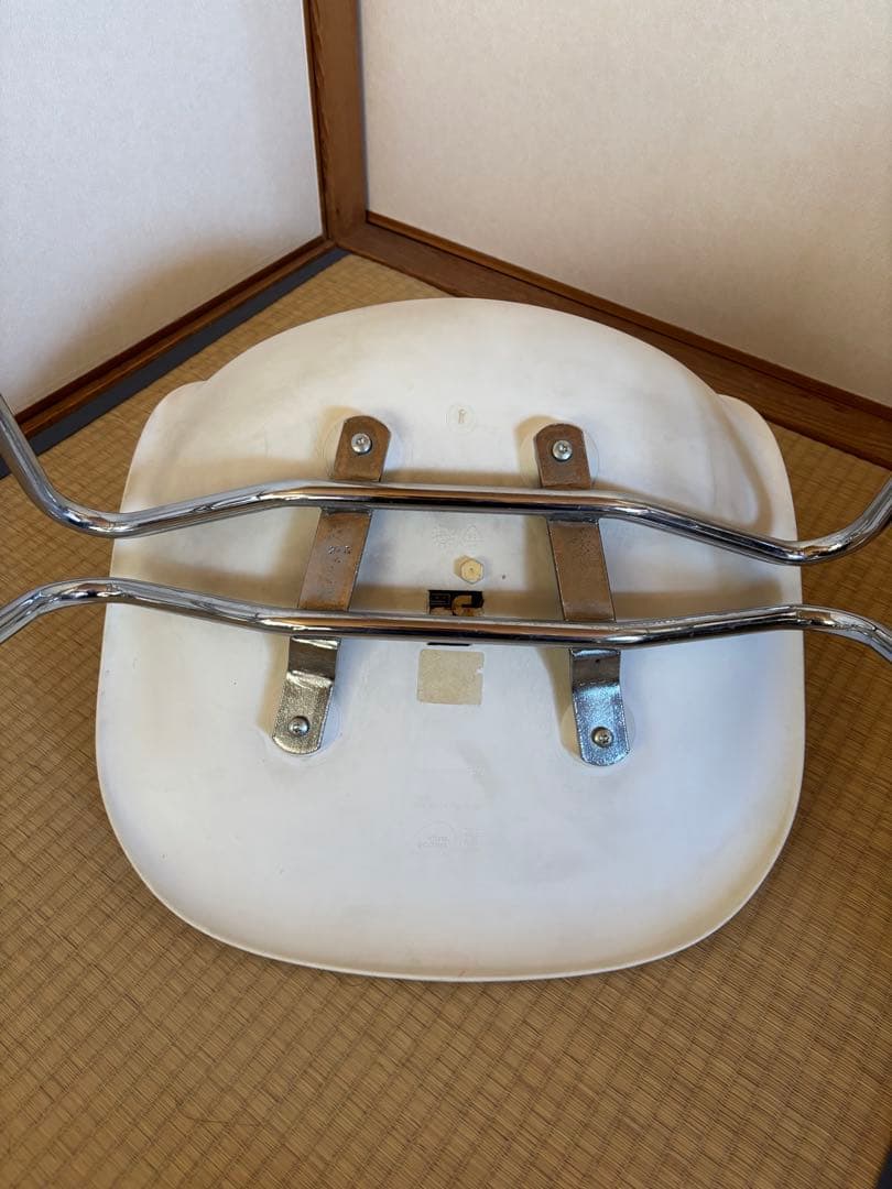 ヴィトラ ハーマンミラー イームズサイドシェルチェア Vitra社　ホワイト②