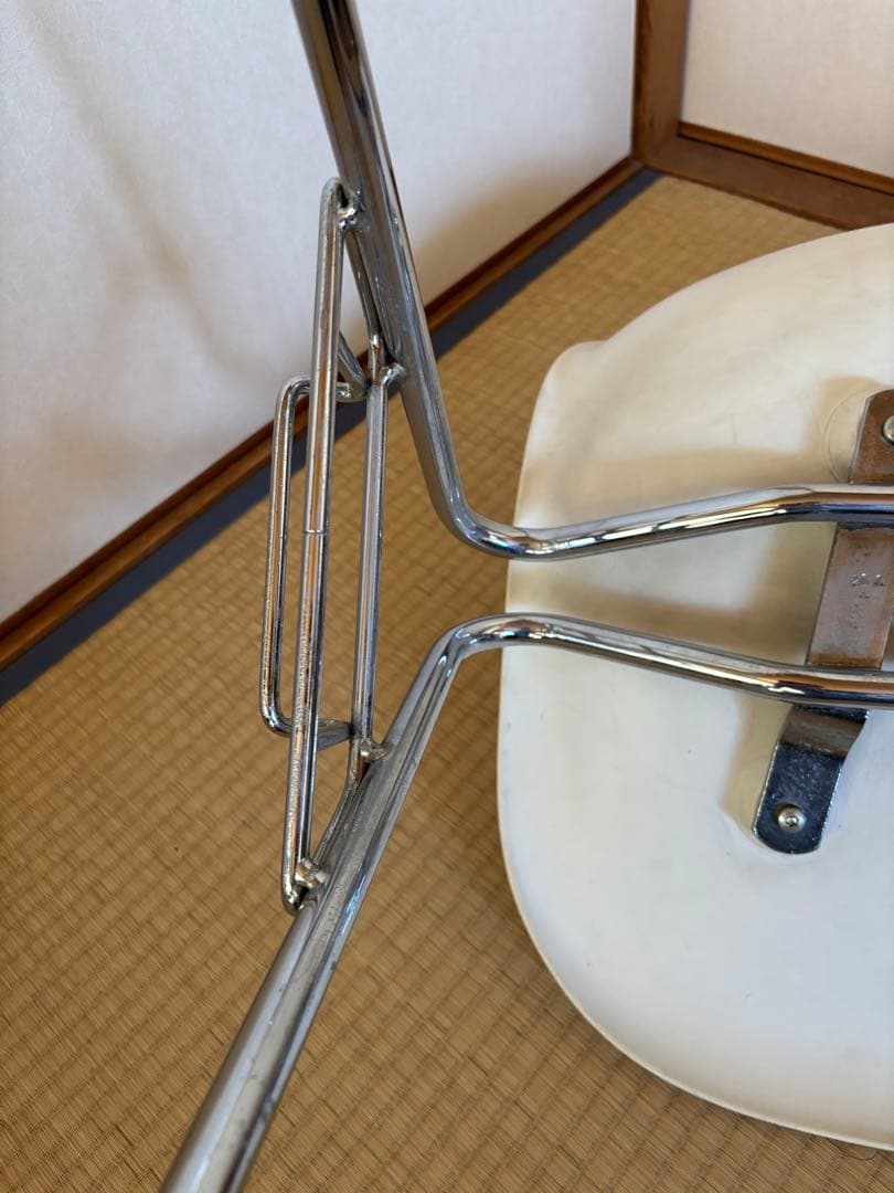 ヴィトラ ハーマンミラー イームズサイドシェルチェア Vitra社　ホワイト②