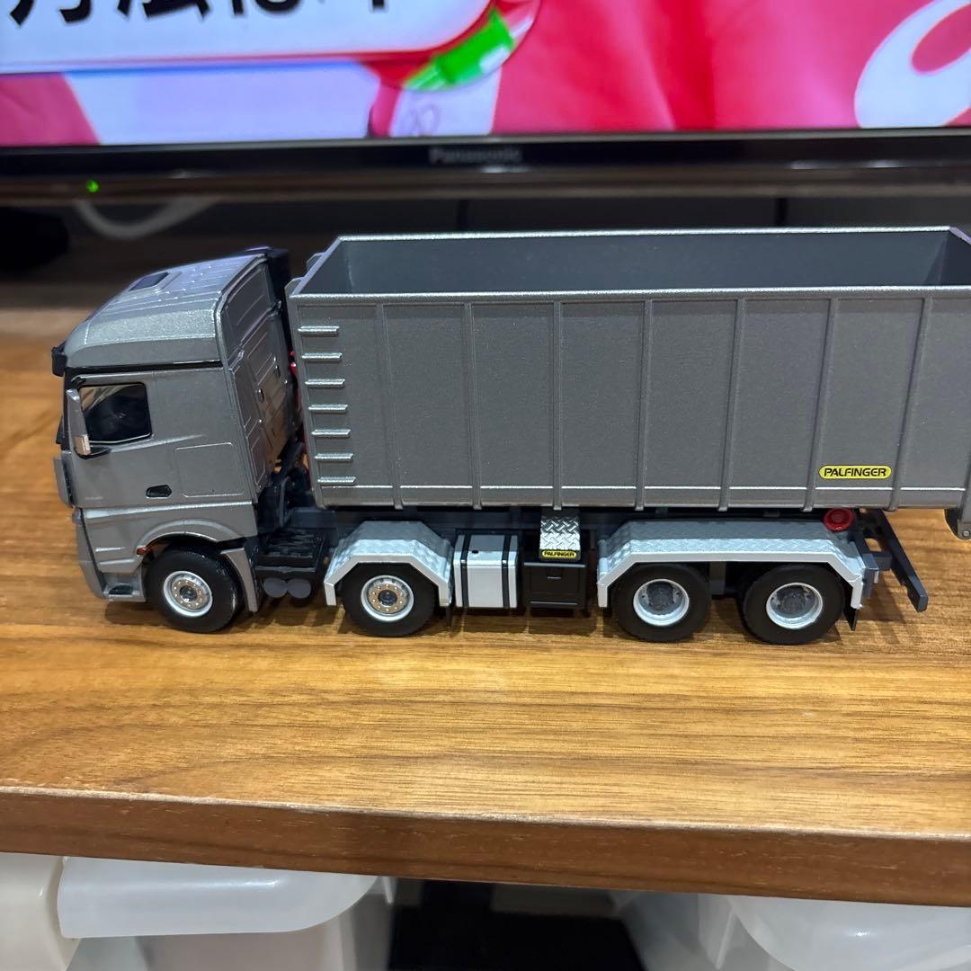 ミニカー WSI 1/50 MB ACTROS PALFINGER 04-2047