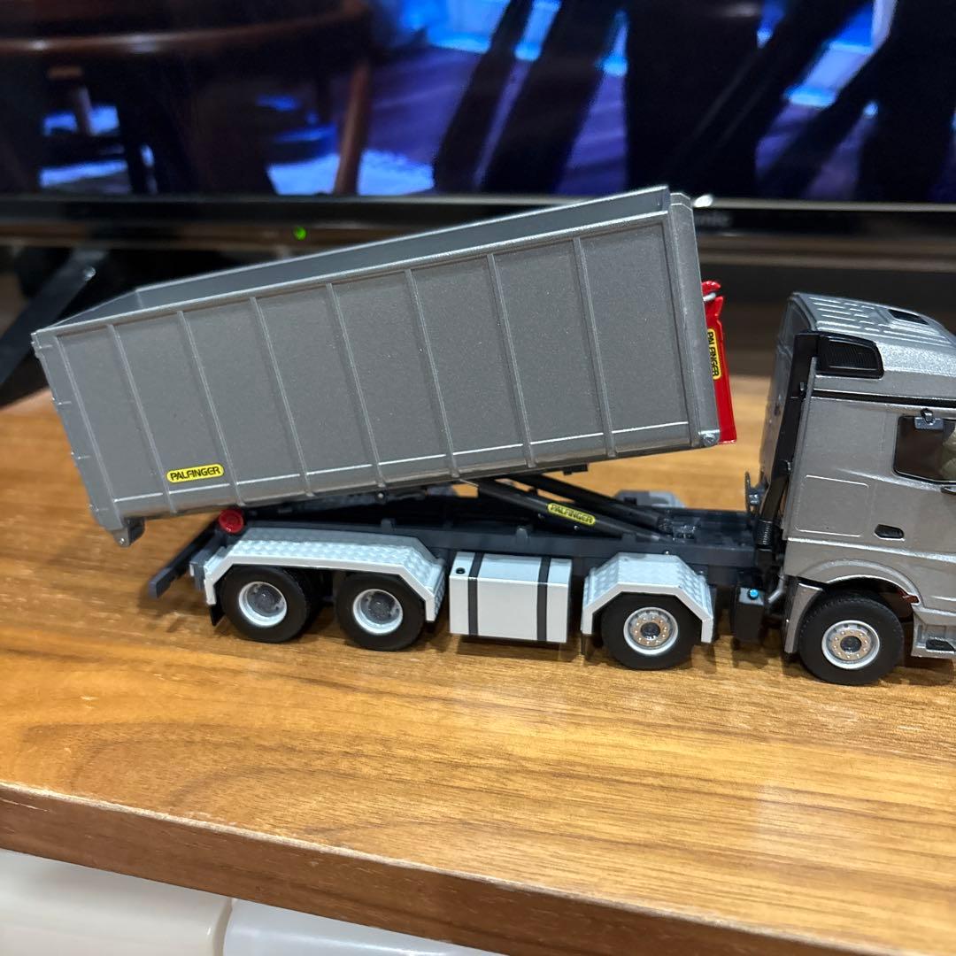 ミニカー WSI 1/50 MB ACTROS PALFINGER 04-2047