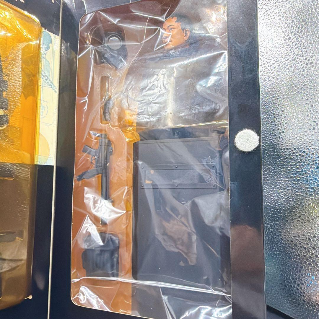 【廃盤　未使用】香港警察 フィギュア Ray フルギア 未使用　ポリス　特殊部隊