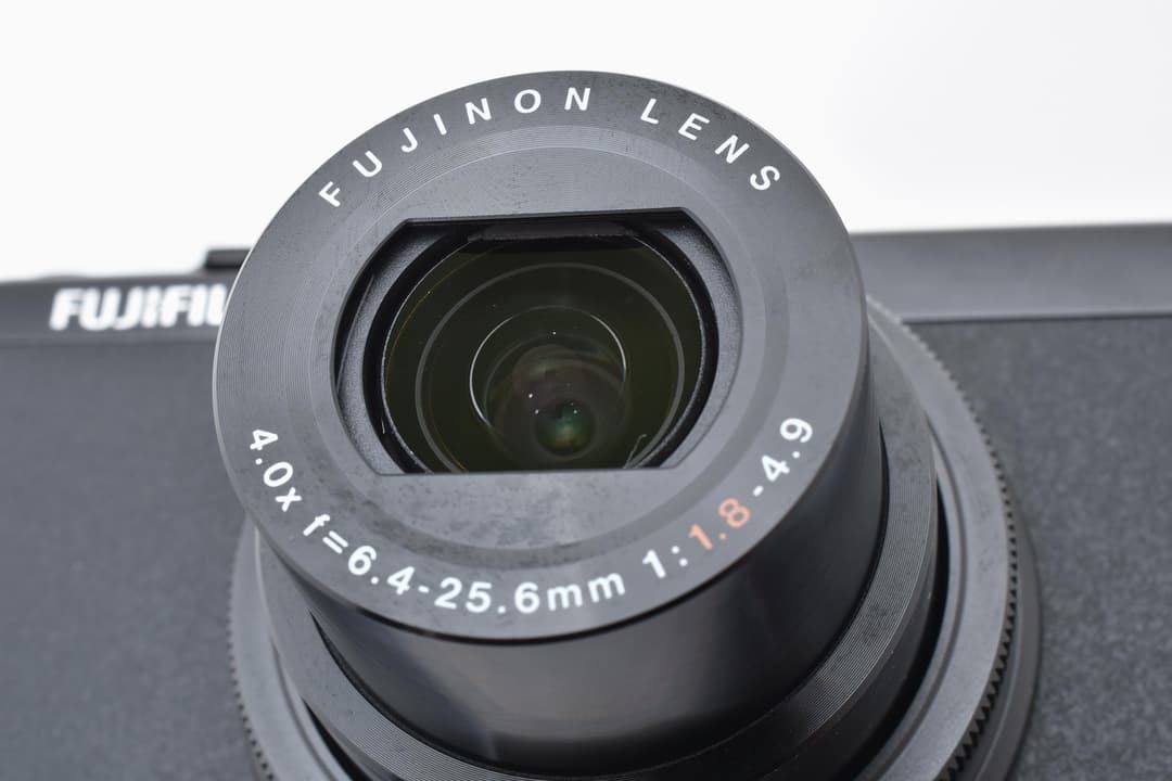 ■ ほぼ新品 ■ FUJIFILM XQ1ブラック 0459